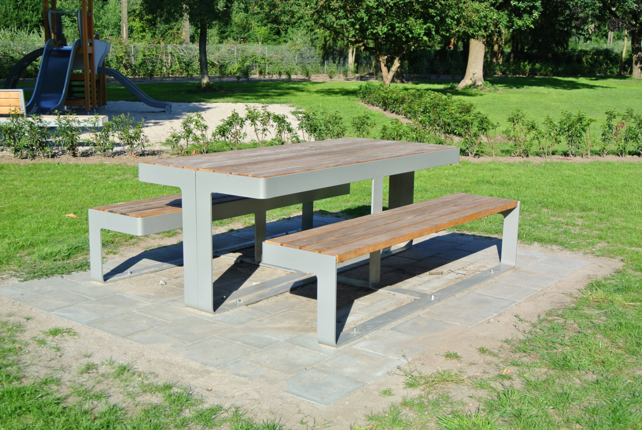 Picknicktafel staal met hout